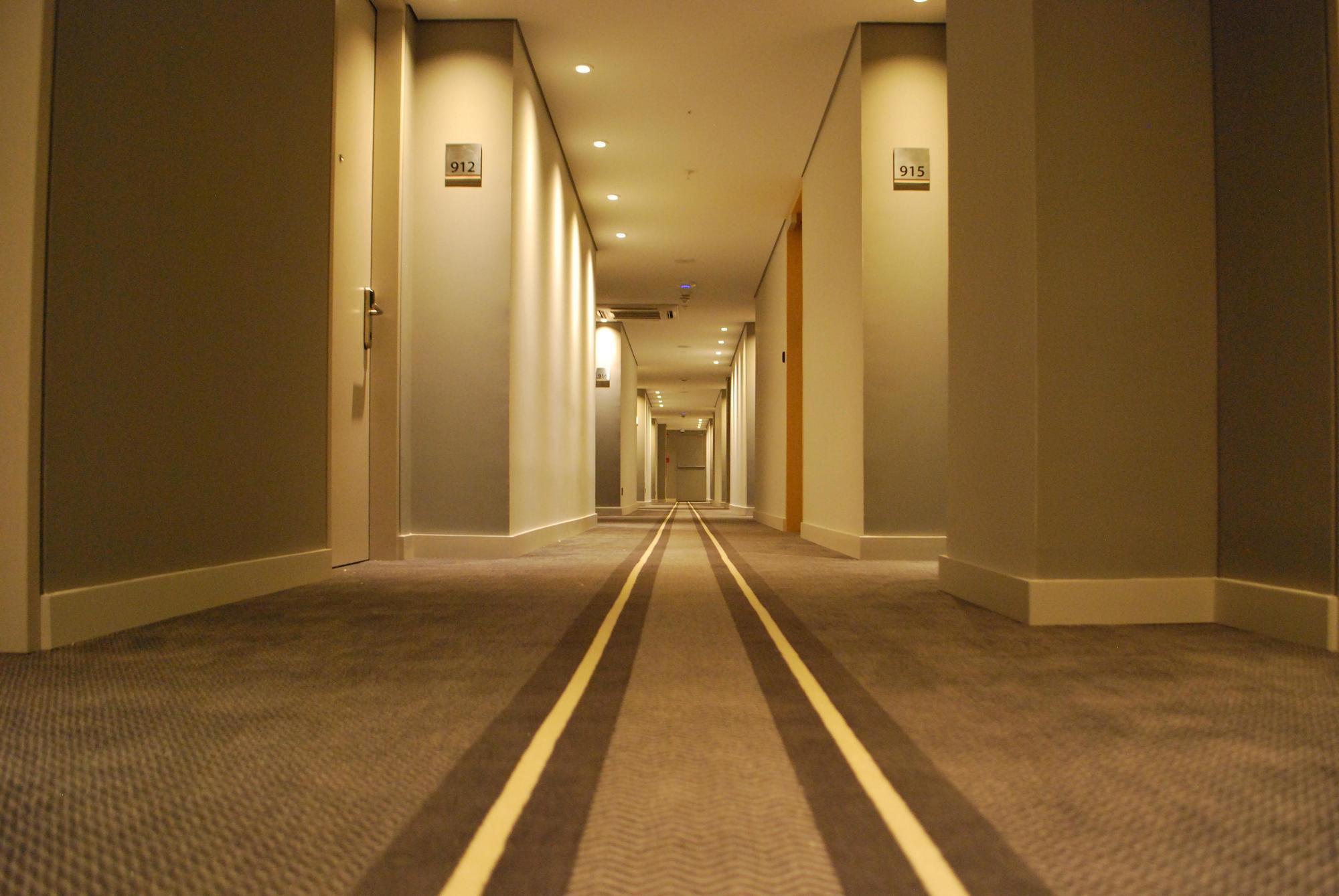 Hotel Movich Buro 51 Barranquilla  Exterior foto A corridor in a hotel